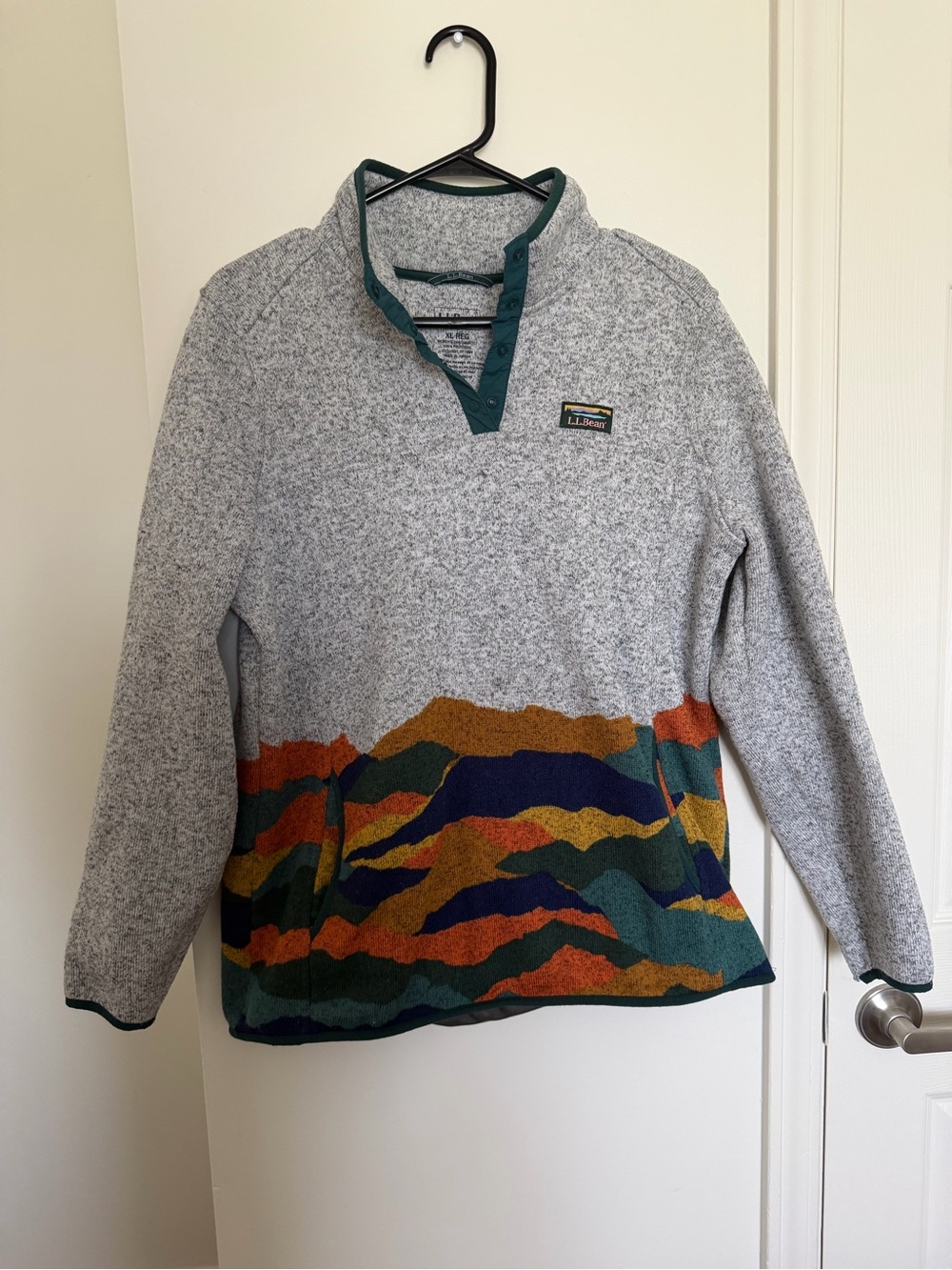 L.L. Bean Women’s Gray Zip-Up Fleece Sweater with Multicolor Mountain Pattern